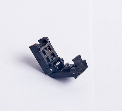 Crystal oscillator socket